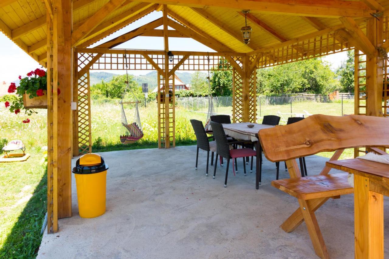 Casa De Vacanta Marya Baia de Fier Bagian luar foto