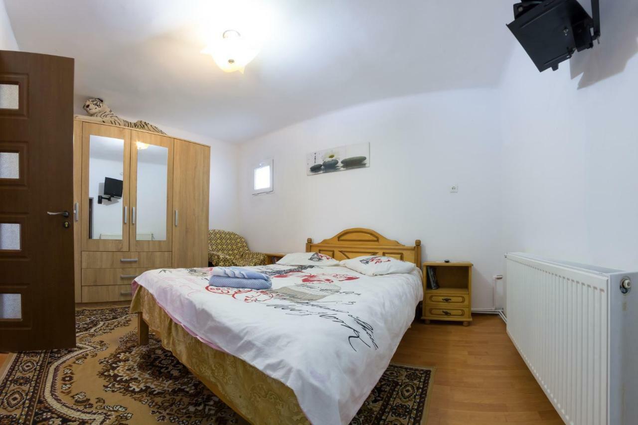 Casa De Vacanta Marya Baia de Fier Bagian luar foto