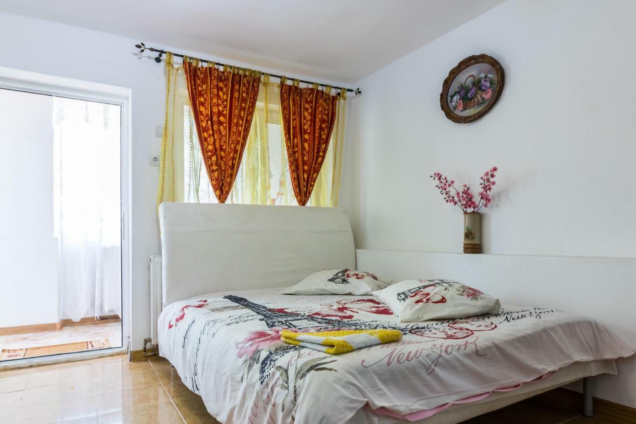 Casa De Vacanta Marya Baia de Fier Bagian luar foto