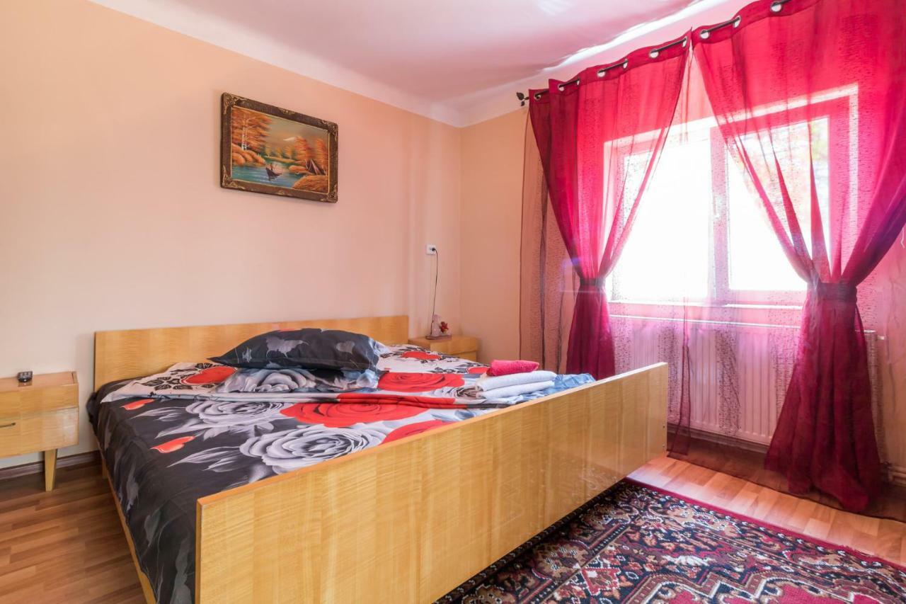 Casa De Vacanta Marya Baia de Fier Bagian luar foto