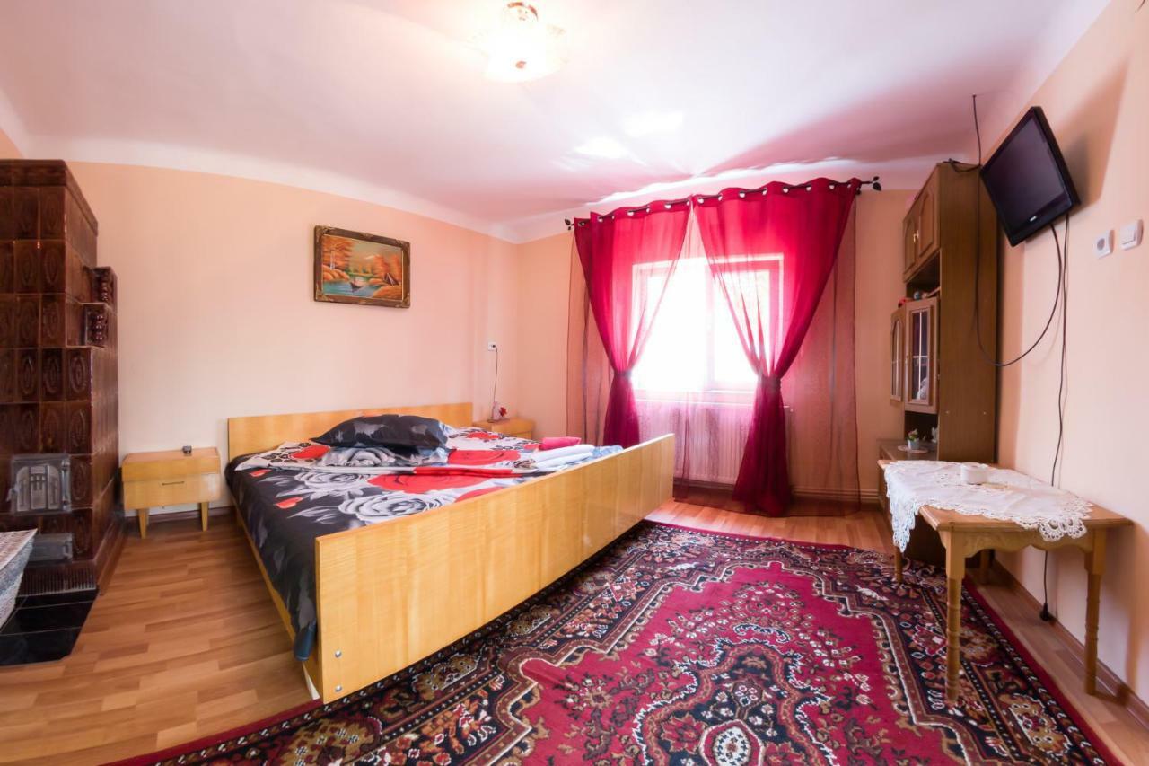 Casa De Vacanta Marya Baia de Fier Bagian luar foto