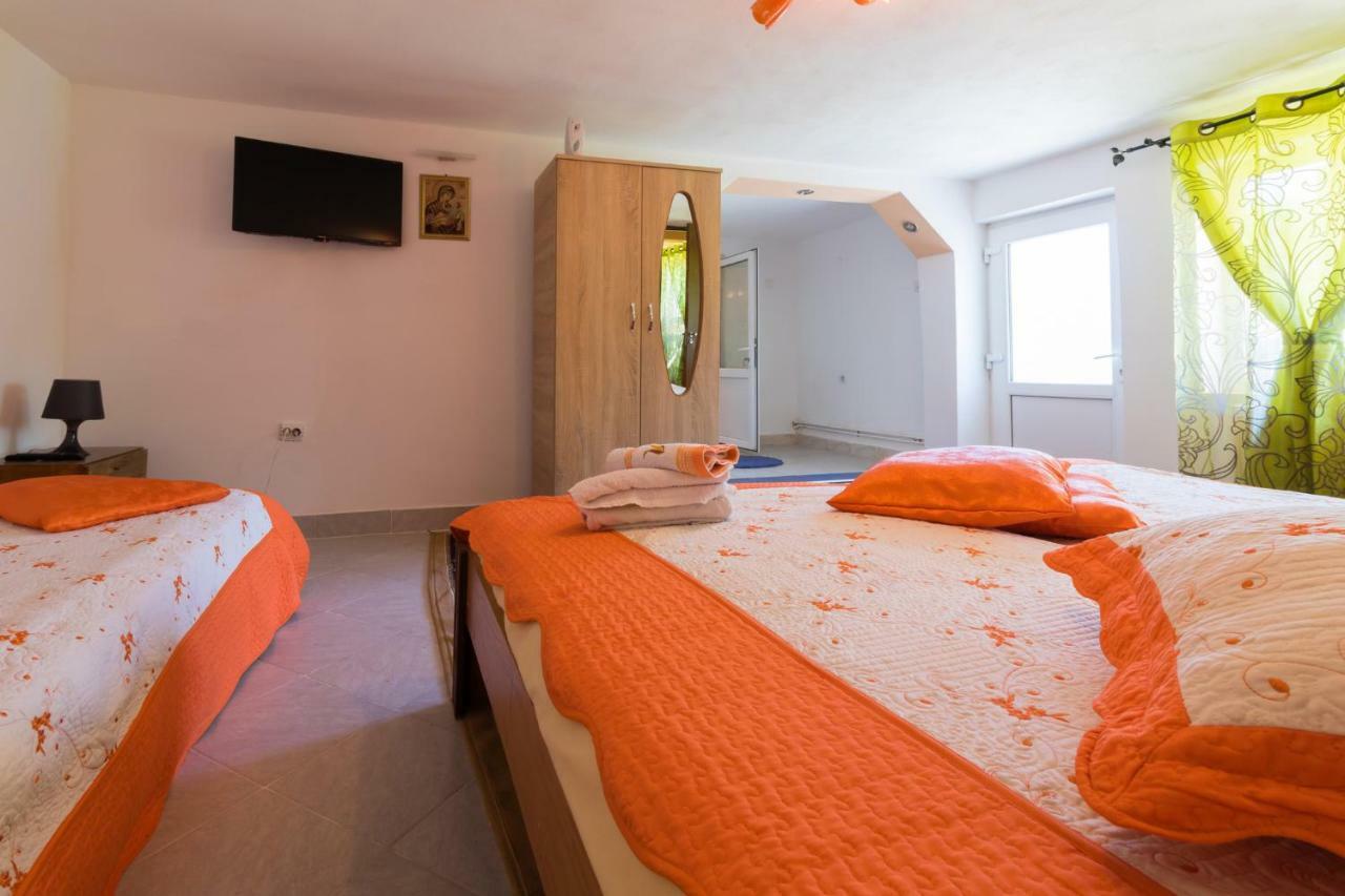 Casa De Vacanta Marya Baia de Fier Bagian luar foto